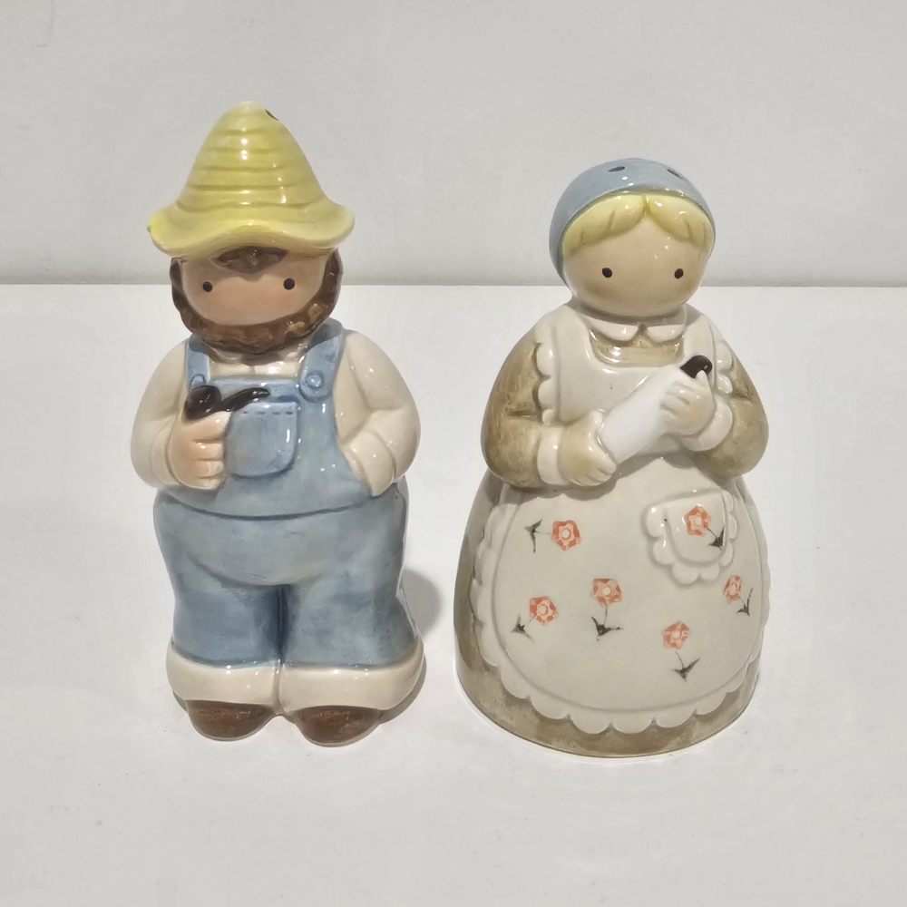 Otagiri Ceramic Farmers Salt & Pepper Dispenser Set